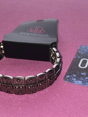 Paparazzi Gunmetal-Tone Pink Surface Geometric Stretch Bracelet